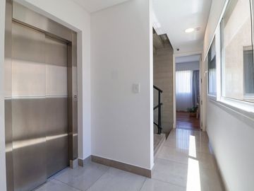 Venta Casa La Lucila vista al río piscina premium
