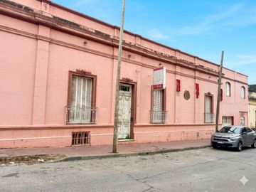Excelente Oportunidad Comercial a mts del Clinicas