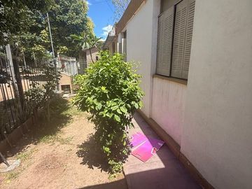 VENTA CASA 3 DORMITORIOS-GRAN PATIO-ARGUELLO