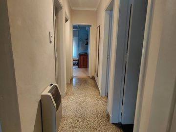 VENTA CASA 4 AMB C/COCHERA. APTA CREDITO!!