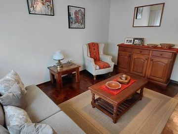 VENTA CASA 4 AMB C/COCHERA. APTA CREDITO!!