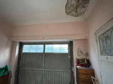 VENTA CASA 3 AMBIENTES  CASTELAR A REFACCIONAR
