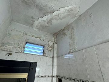 VENTA CASA 3 AMBIENTES  CASTELAR A REFACCIONAR