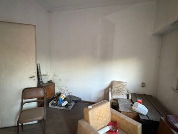 VENTA CASA 3 AMBIENTES  CASTELAR A REFACCIONAR