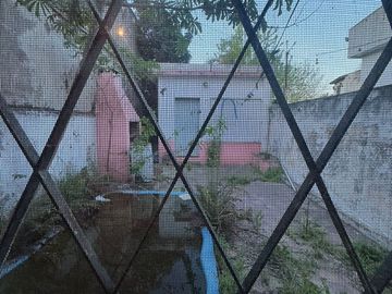 VENTA CASA 3 AMBIENTES  CASTELAR A REFACCIONAR