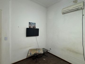 VENTA CASA 3 AMBIENTES  CASTELAR A REFACCIONAR