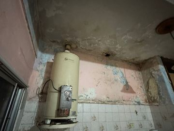 VENTA CASA 3 AMBIENTES  CASTELAR A REFACCIONAR