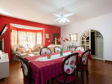 VENTA CASA CUATRO AMBIENTES CASTELAR QUINCHO