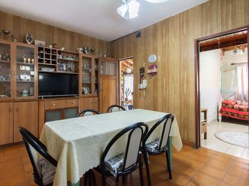 VENTA CASA CUATRO AMBIENTES CASTELAR QUINCHO