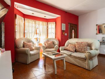 VENTA CASA CUATRO AMBIENTES CASTELAR QUINCHO