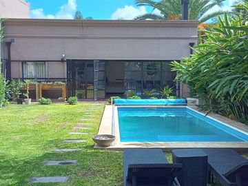 CASA EN VENTA 7 AMBIENTES + QUINCHO DON TORCUATO