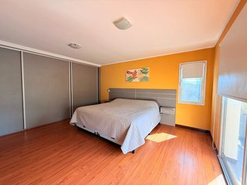 VENTA CASA 3 AMBIENTES CON GARAJE, PATIO Y BALCON!
