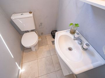 VENTA CASA CON PARQUE JOSE LEON SUAREZ