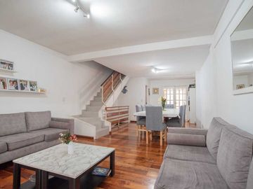 VENTA TRIPLEX  SAAVEDRA| PILETA, QUINCHO, COCHERA