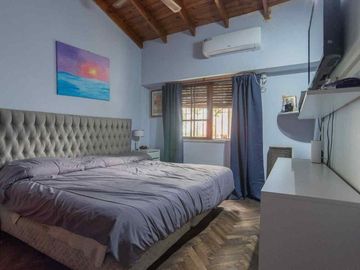 VENTA TRIPLEX  SAAVEDRA| PILETA, QUINCHO, COCHERA