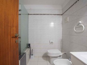 VENTA TRIPLEX  SAAVEDRA| PILETA, QUINCHO, COCHERA