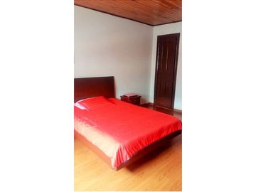 Casa en venta de 5 habitaciones con terraza en Bogotá, Teusaquillo.