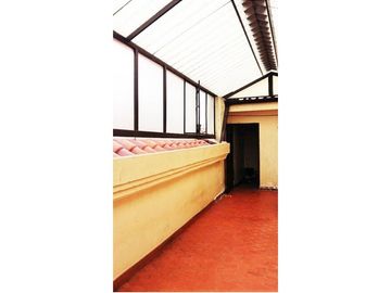 Casa en venta de 5 habitaciones con terraza en Bogotá, Teusaquillo.