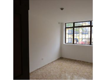 Casa en venta de 5 habitaciones con terraza en Bogotá, Teusaquillo.
