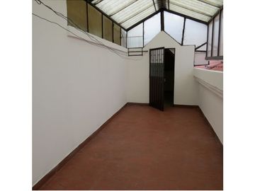Casa en venta de 5 habitaciones con terraza en Bogotá, Teusaquillo.
