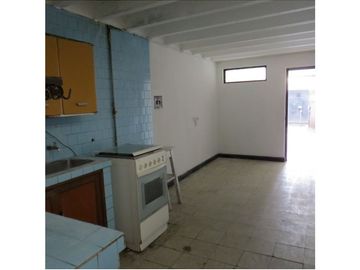 Casa en venta de 5 habitaciones con terraza en Bogotá, Teusaquillo.