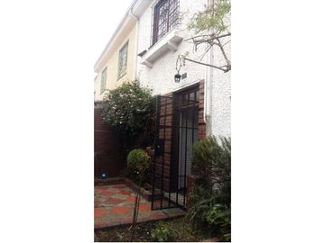 Casa en venta de 5 habitaciones con terraza en Bogotá, Teusaquillo.