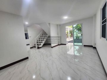 FOR SELL House Pornthisan 6  CX-164217