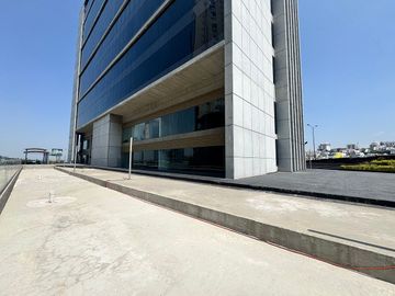 LOCAL COMERCIAL EN NOUVALIA