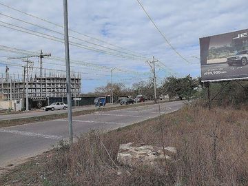 VENTA TERRENO ZONA COUNTRY EN ESQUINA SOBRE AVENIDA