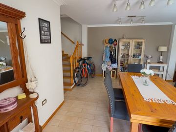 CASA EN VENTA CON PILETA CLIMATIZADA EN OLAVARRIA