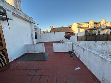 VENTA CASA 5 AMBIENTES EN VILLA LUZURIAGA