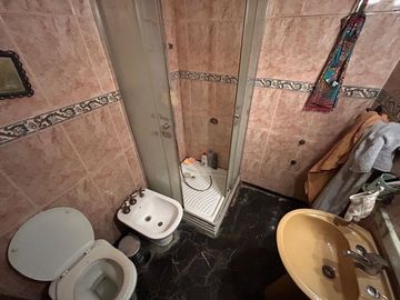 VENTA CASA 5 AMBIENTES EN VILLA LUZURIAGA