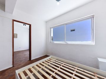 VENTA DEPTO DOS AMBIENTES RECOLETA LUMINOSO REFAC