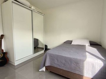 CASA EN DOS PLANTAS C/PILETA CASUARINAS PREMIUM
