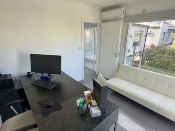 CASA EN DOS PLANTAS C/PILETA CASUARINAS PREMIUM