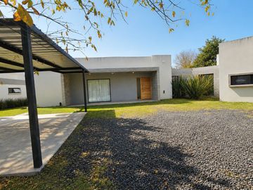 VENTA CASA 5 AMB HARAS SAN PABLO GRAL. RODRIGUEZ