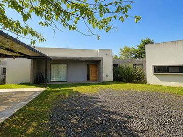 VENTA CASA 5 AMB HARAS SAN PABLO GRAL. RODRIGUEZ