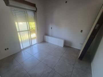 VENTA CASA 4 AMBIENTES LA CAUTIVA  PTE:DERQUI