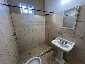 VENTA CASA MERLO 3AMB + DPTO 2AMB LOTE 600M2