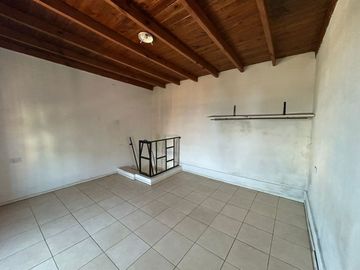 VENTA CASA MERLO 3AMB + DPTO 2AMB LOTE 600M2
