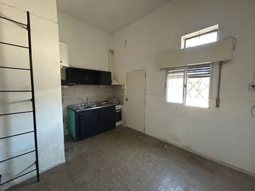 VENTA CASA MERLO 3AMB + DPTO 2AMB LOTE 600M2