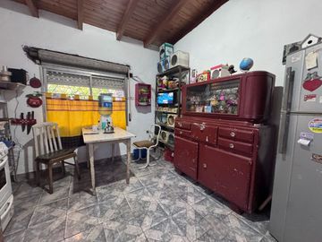 VENTA CASA 3 AMB PARQUE GALPON CASTELAR SUR