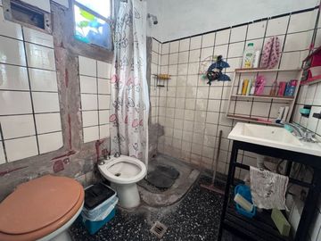 VENTA CASA 3 AMB PARQUE GALPON CASTELAR SUR
