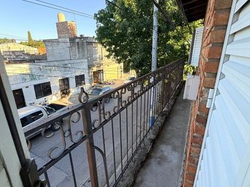 Casa Venta  3 Dormitorios con Local Comercial