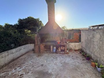 Casa Venta  3 Dormitorios con Local Comercial