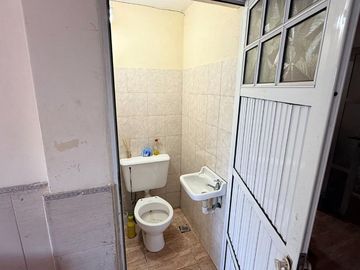 Casa Venta  3 Dormitorios con Local Comercial