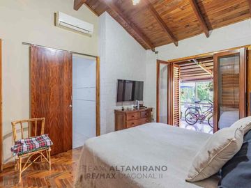 CASA EN VENTA EN LA PLATA