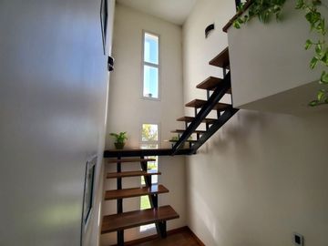 Venta Casa 5 amb. Bº Cerrado Santa Ana Fco.Alvarez