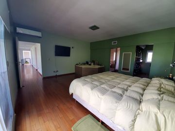 Venta Casa 5 amb. Bº Cerrado Santa Ana Fco.Alvarez