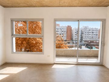 VENTA 2 AMBIENTES SEMIPISO LA PERLA A ESTRENAR